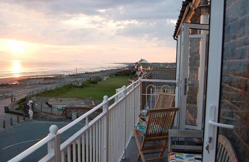 Tywyn House | Driftwood Designer Apartment