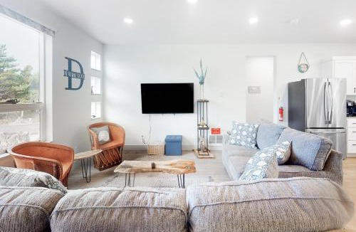 Bandon House | Driftwood Duet