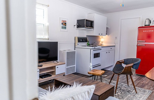 Southampton Apartment | Driftwood Haus