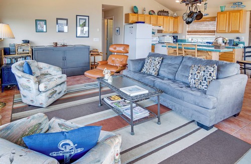 Waldport House | Driftwood Loft - Seal Rock