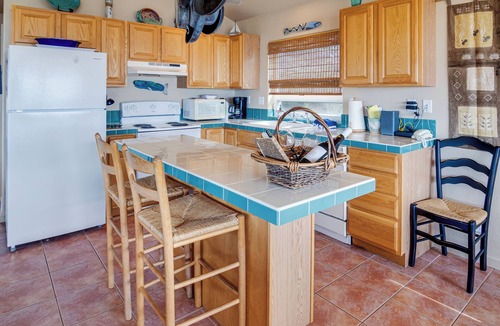 Waldport House | Driftwood Loft - Seal Rock