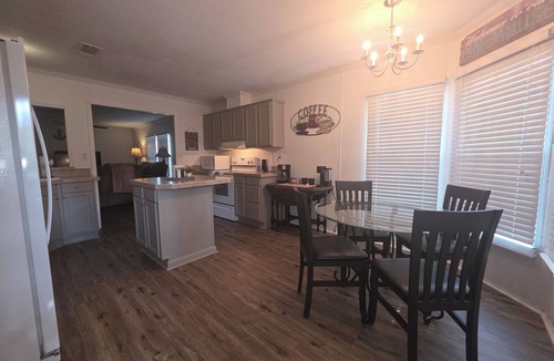Abbeville House | DRIFTWOOD PLACEnWATERVIEW