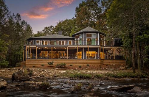 McCaysville House | Driftwood Rapids Villa