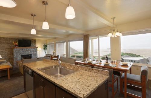 Florence Resort | Driftwood Shores Resort