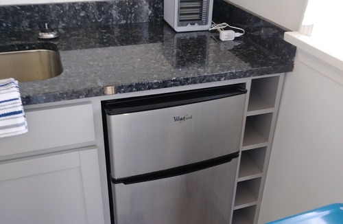 Phippsburg Apartment | Driftwood Studio Beachfront cottage right in the Dunes