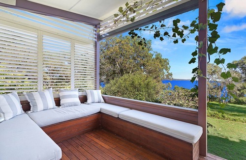 Soldiers Point House | Driftwood - Waterfront Cottage