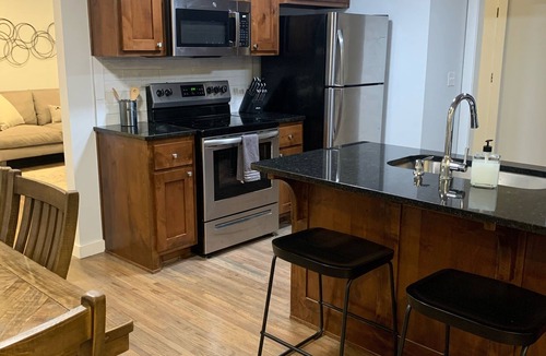 Tulsa House | Driller’s Den III Newly Remodled-4 bdrm/3 bath-Close to Expo and Midtown