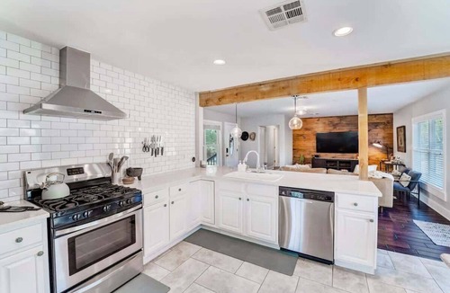 Dripping Springs House | Dripping Springs Retreat with Pool and Fire Pit