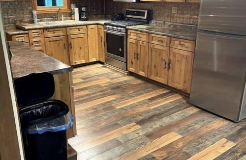 Lansing House | Drop Tine Ridge w/Hot Tub