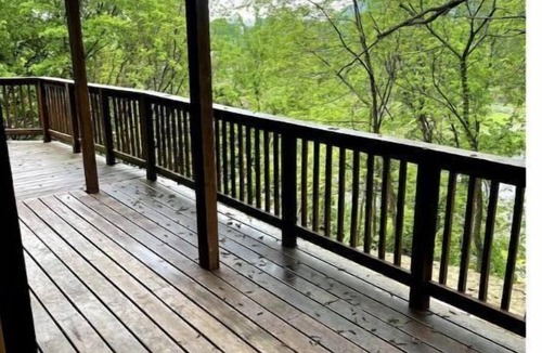 Lansing House | Drop Tine Ridge w/Hot Tub
