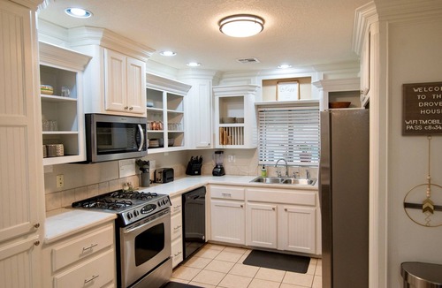 Chickasha House | Drover House | USAO | Private Pool | King Bed | WD