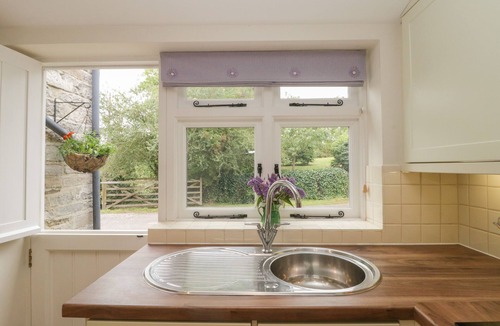 Bridgwater Cottage | DROVER'S, romantic, with open fire in Sutton Mallet