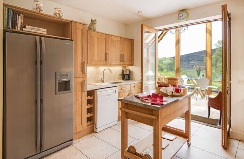 Braemar Cottage | DRUMRUNIE, pet friendly, with open fire in Braemar