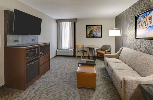Paducah Hotel | Drury Inn Paducah