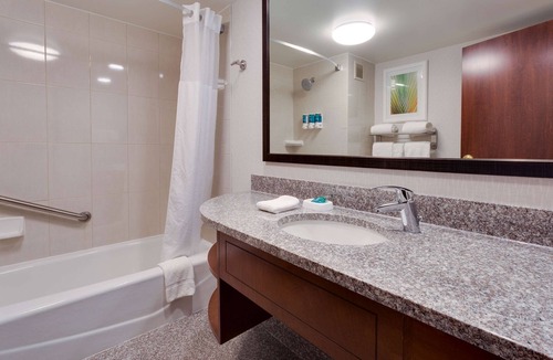 Columbia Hotel | Drury Inn & Suites Columbia Stadium Boulevard