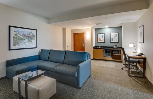 Dayton Hotel | Drury Inn & Suites Dayton North