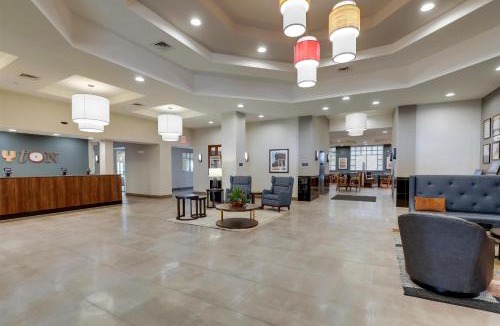 Dayton Hotel | Drury Inn & Suites Dayton North