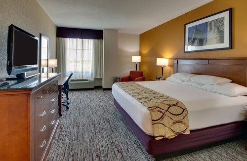 Findlay Hotel | Drury Inn & Suites Findlay