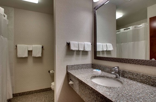 Findlay Hotel | Drury Inn & Suites Findlay