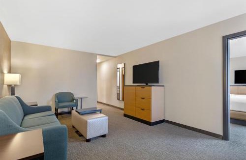 Joplin Hotel | Drury Inn & Suites Joplin