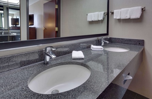 Overland Park Hotel | Drury Inn & Suites Kansas City Overland Park