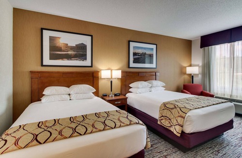 Meridian Hotel | Drury Inn & Suites Meridian