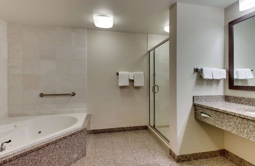 Meridian Hotel | Drury Inn & Suites Meridian