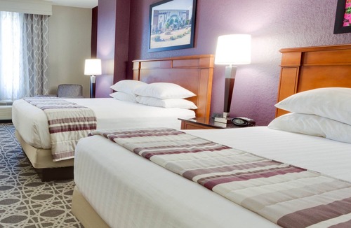 Franklin Hotel | Drury Inn & Suites Middletown Franklin