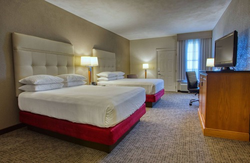 Wetmore Hotel | Drury Inn & Suites Near La Cantera Parkway