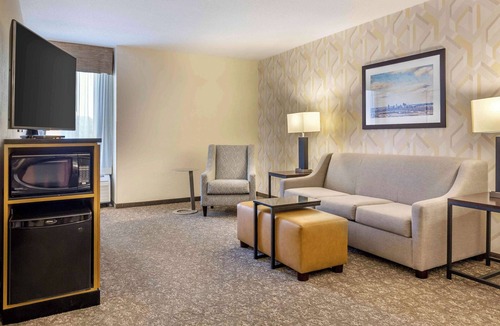 Valley Park Hotel | Drury Inn & Suites Southwest St. Louis