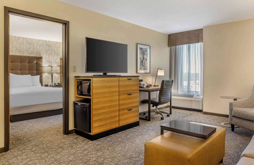 Valley Park Hotel | Drury Inn & Suites Southwest St. Louis