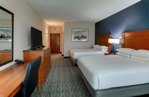 Arnold Hotel | Drury Inn & Suites St. Louis Arnold