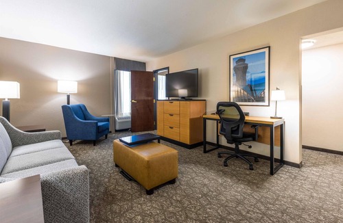 Airport Township Hotel | Drury Inn & Suites St. Louis Airport