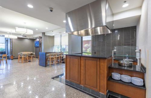 Airport Township Hotel | Drury Inn & Suites St. Louis Airport