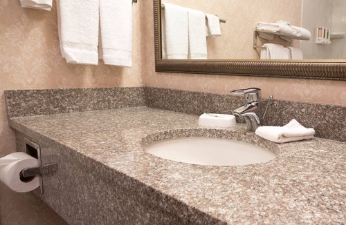 Clifton Heights Hotel | Drury Inn & Suites St. Louis Forest Park