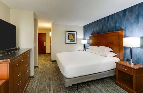 St. Peters Hotel | Drury Inn & Suites St. Louis St. Peters