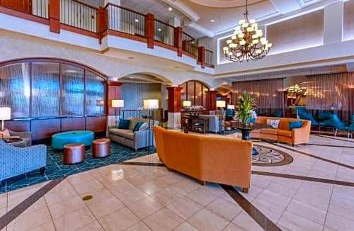 Chesterfield Hotel | Drury Plaza Hotel St. Louis Chesterfield