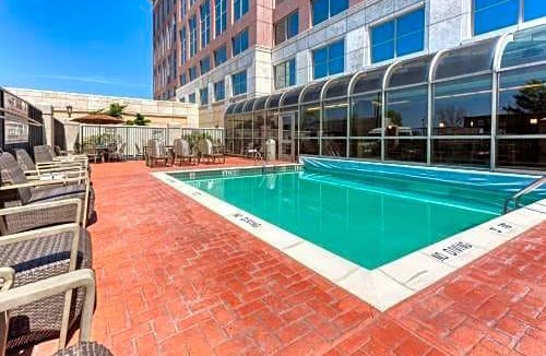 Chesterfield Hotel | Drury Plaza Hotel St. Louis Chesterfield