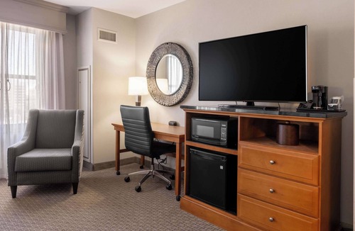 Downtown Wichita Hotel | Drury Plaza Hotel Broadview - Wichita