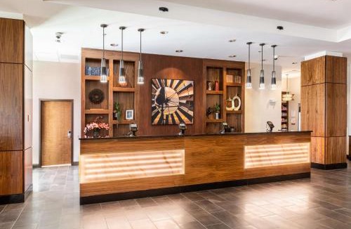Central Arlington Hotel | Drury Plaza Hotel Dallas Arlington