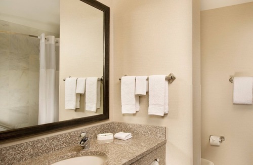 Mount Vernon Hotel | Drury Plaza Hotel Mt. Vernon