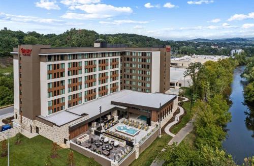 Pigeon Forge Hotel | Drury Plaza Hotel Pigeon Forge