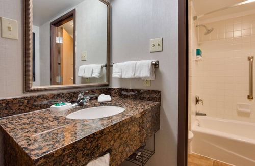 Crownhill Park Hotel | Drury Plaza Hotel San Antonio Airport