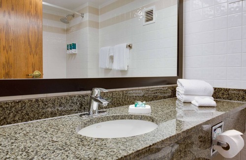Crownhill Park Hotel | Drury Plaza Hotel San Antonio Airport