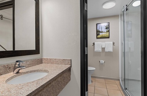 Creve Coeur Hotel | Drury Plaza Hotel St. Louis Creve Coeur