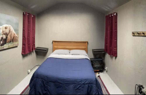 Conner Cabin | Dry Cabin #9, sleeps 2 guest maximum