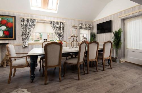 Melrose House | Dryburgh Farmhouse