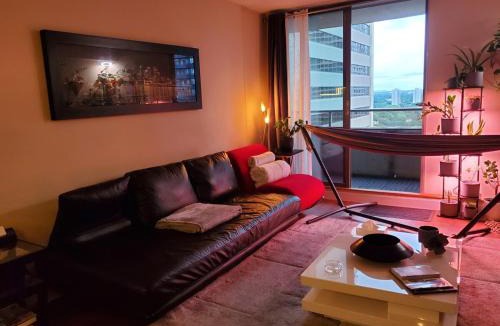 Upper Jarvis Apartment | DT Apt great view whit garden