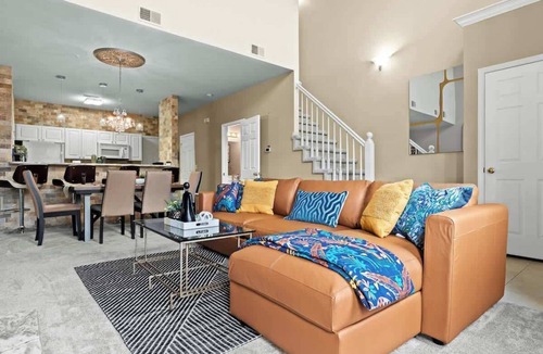Auburn Hills House | DT Auburn Hills Lux Condo