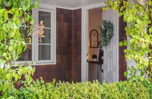 West Bellevue House | DT Bellevue Hidden Gem With a View & AC